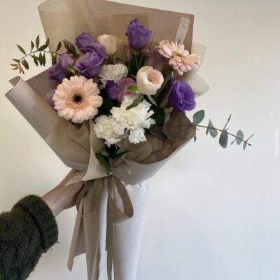 PENSIERO-Mazzo di Lisianthus, Dianthus e Gerbere